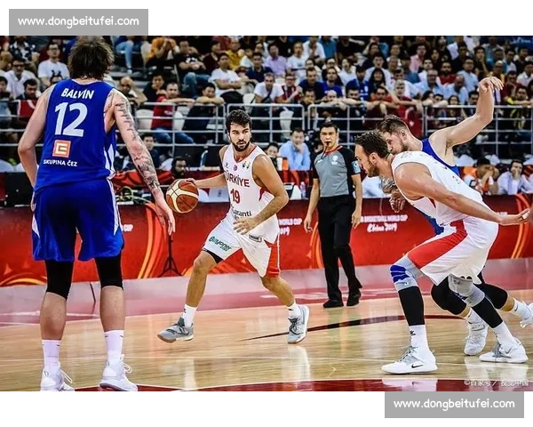 欧洲篮球焦点对决波兰迎战希腊强强碰撞引爆赛场期待激情夜晚上演